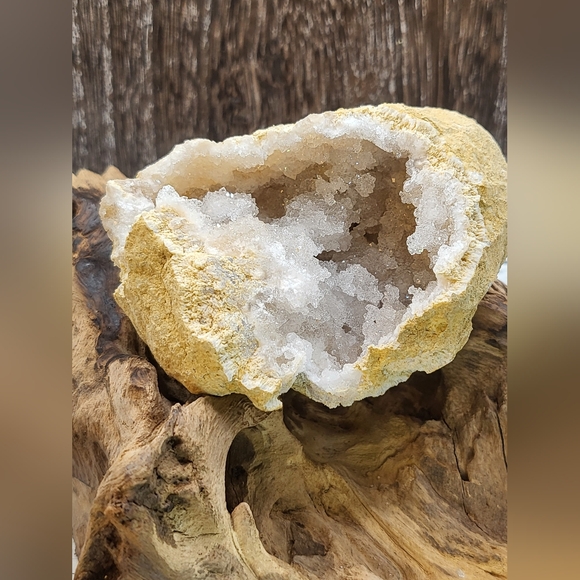 Natural Raw Quartz Geode - NWOT - Picture 3 of 16